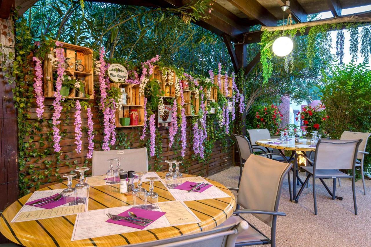 Les Pins Blancs En Provence Hotel Льо Муи Екстериор снимка