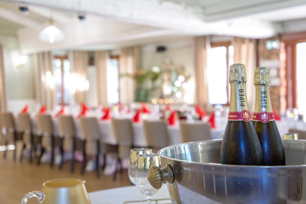 Les Pins Blancs En Provence Hotel Льо Муи Екстериор снимка