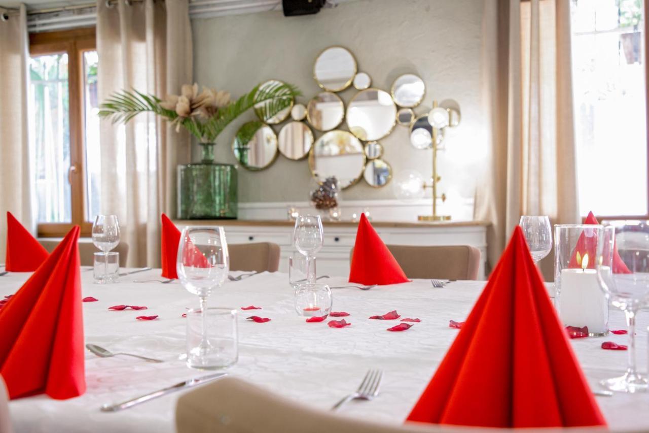 Les Pins Blancs En Provence Hotel Льо Муи Екстериор снимка