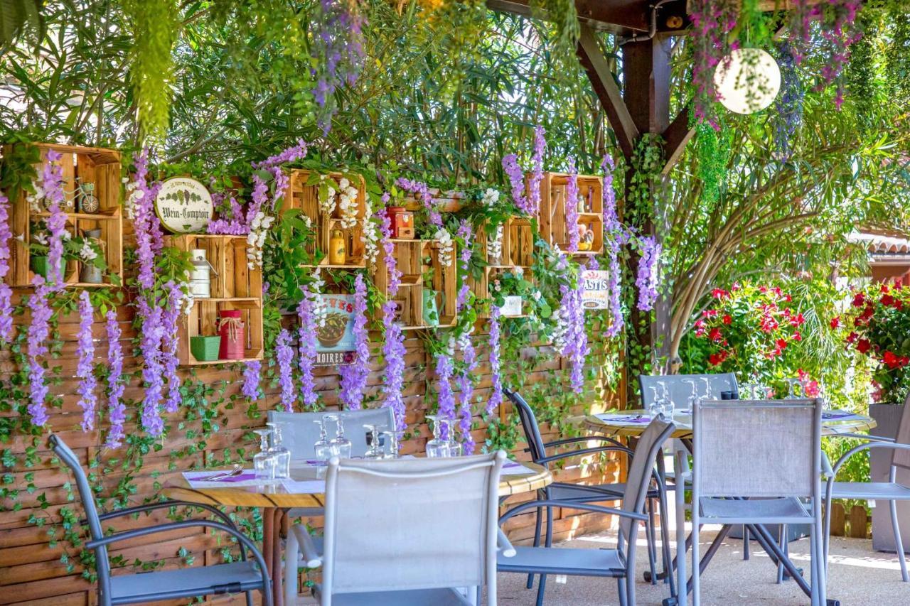 Les Pins Blancs En Provence Hotel Льо Муи Екстериор снимка